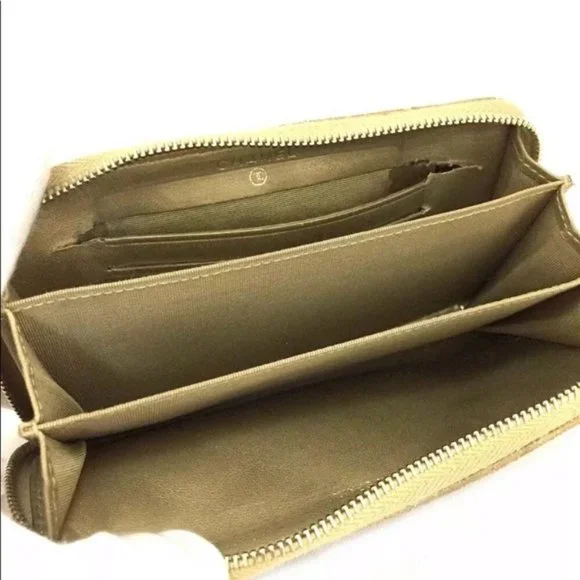 authentic CHANEL Quilted  CC Logo Lambskin Zip - Picture 6 of 13